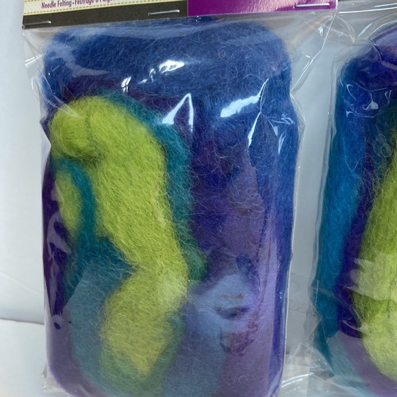 Dimensions FeltWorks Needle Felting Wool Roving Cool Blue Green Purple 3 Packs - Picture 2 of 13
